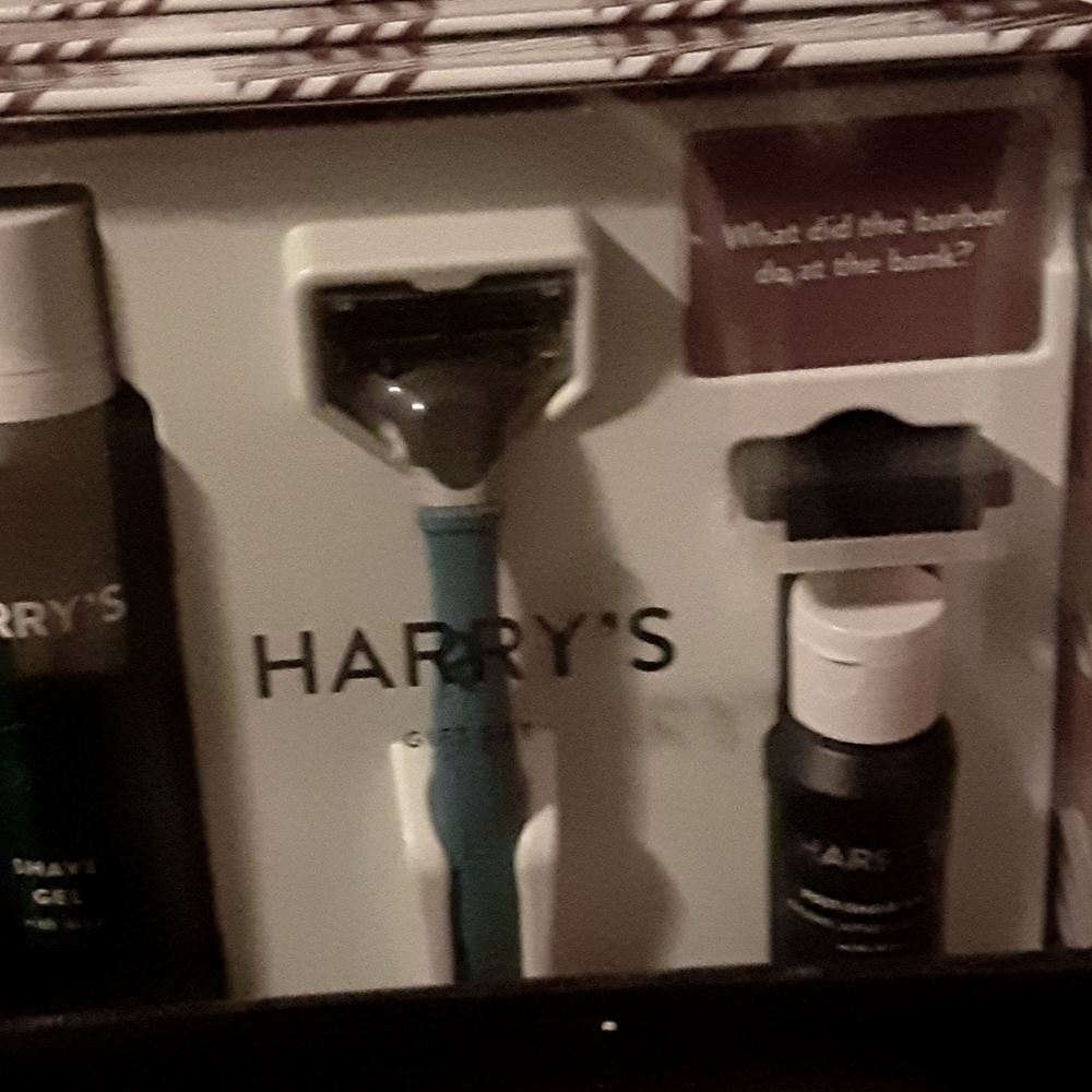 Harry's shaving set